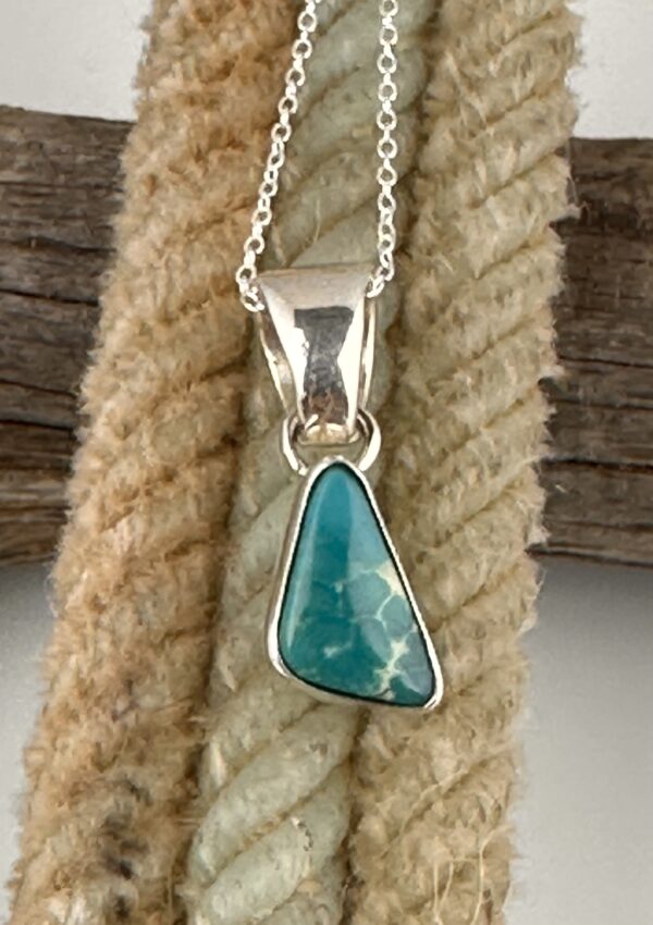 BLUE TURQUOISE NECKLACE
